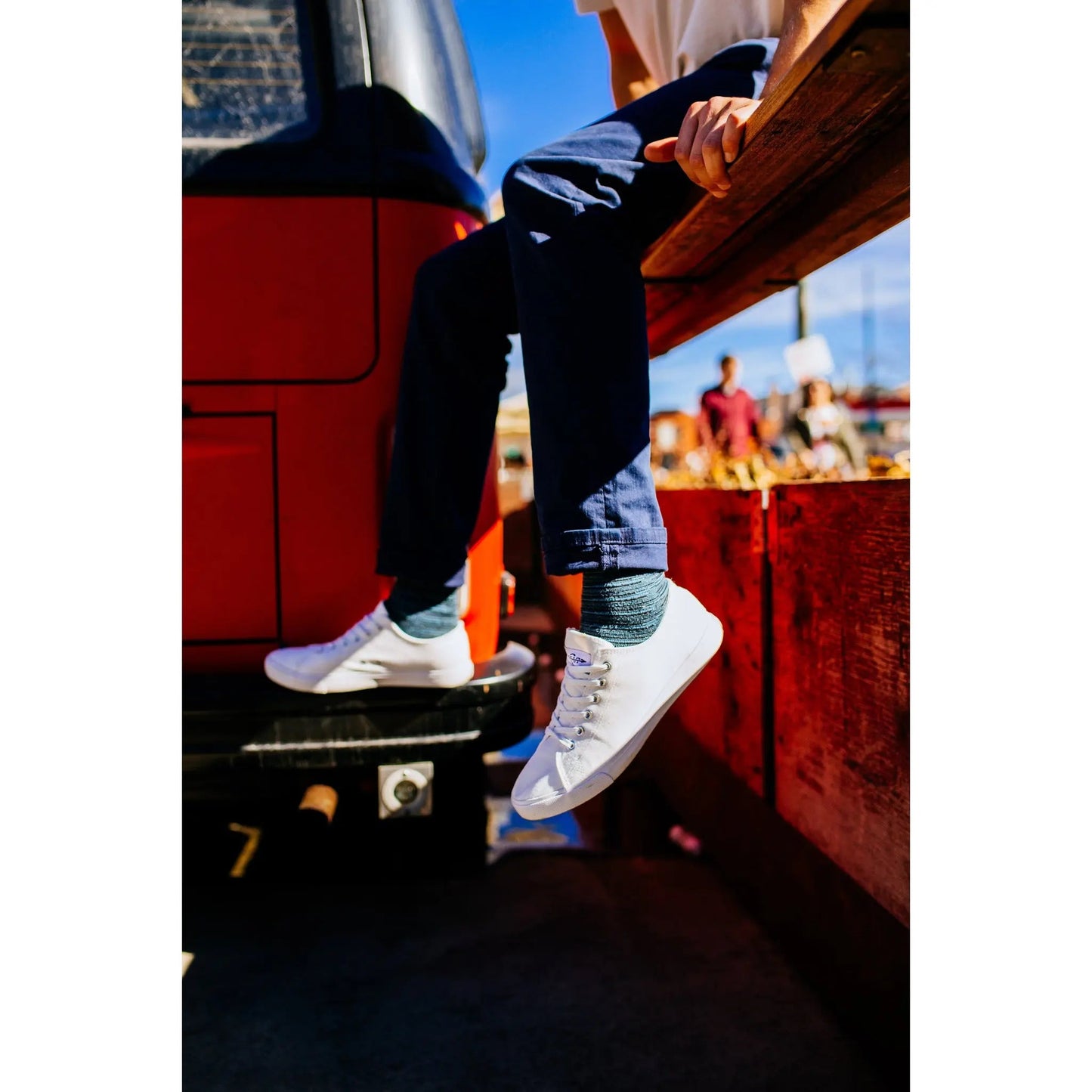 Retro White Canvas Sneakers – Low Top Casual Shoes for Men & Women