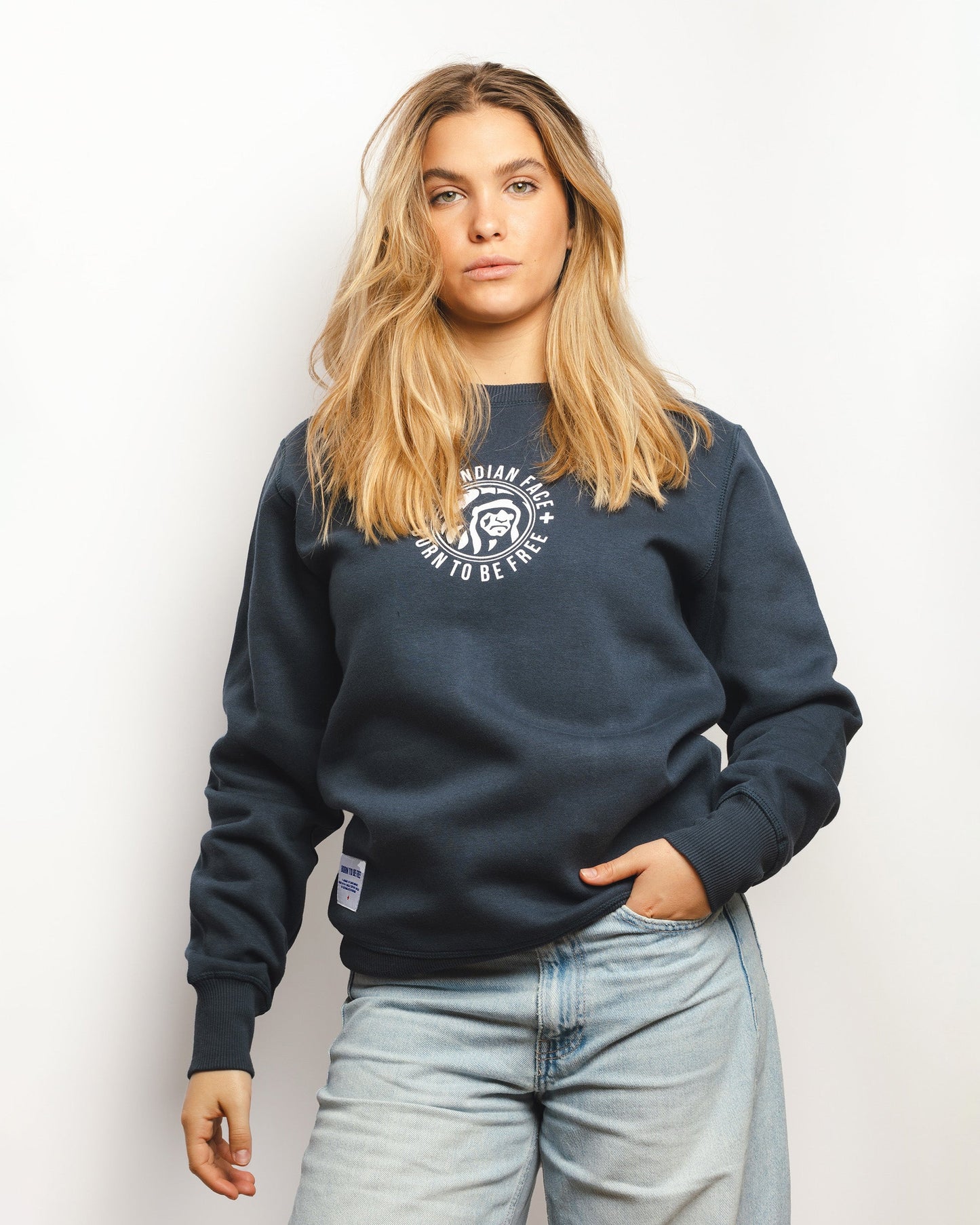 Spirit Navy Blue Watch – Elegant Modern Timepiece